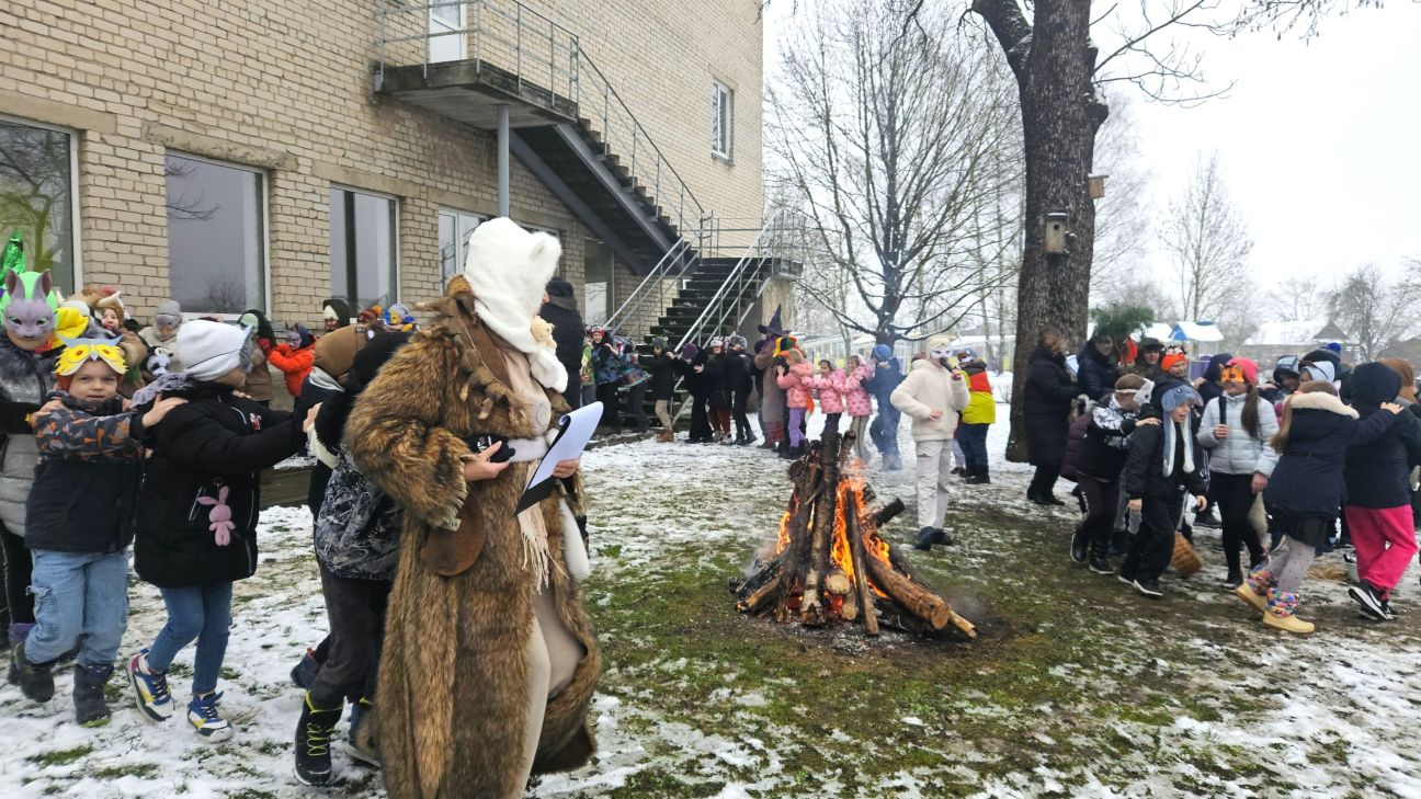 Krustpils pamatskolā neļauj bērniem aizmirst latviešu tradīcijas