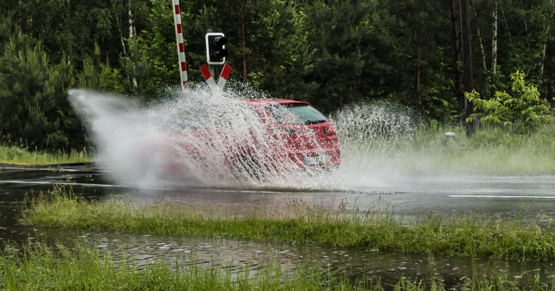 Kas ir akvaplanē&scaron;ana un vai to ir iespējams novērst?