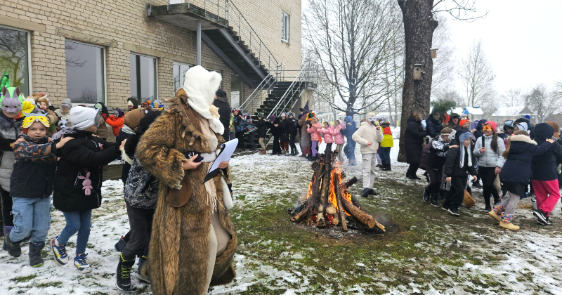 Krustpils pamatskolā neļauj bērniem aizmirst latvie&scaron;u tradīcijas