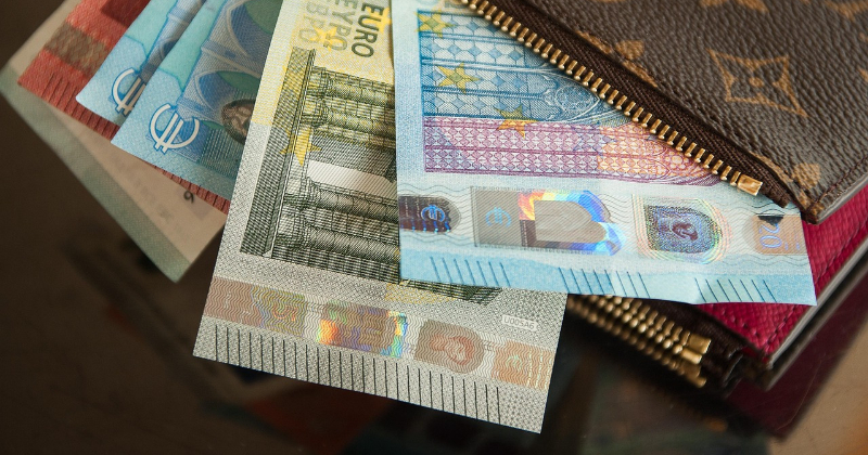 Pērn iedzīvotājiem dažādos veidos izkrāpti vismaz 15 miljoni eiro