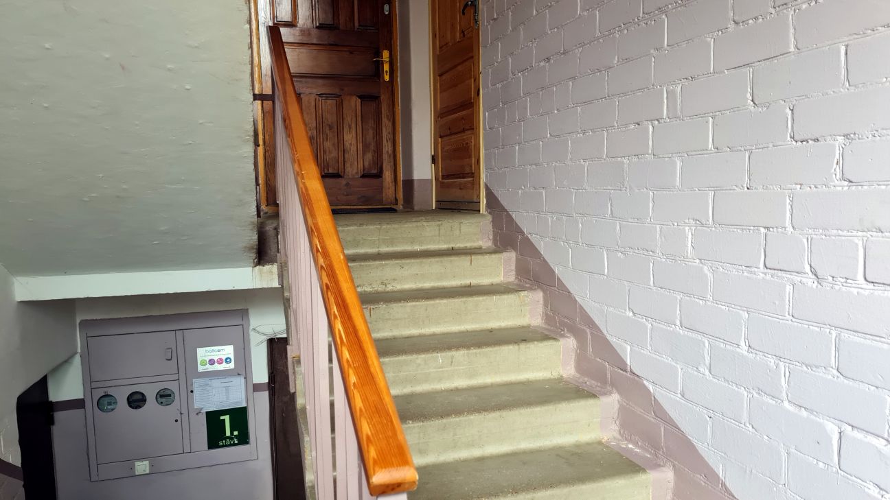 Iedzīvotāji neļauj piekļūt inženiertīkliem dzīvokļos