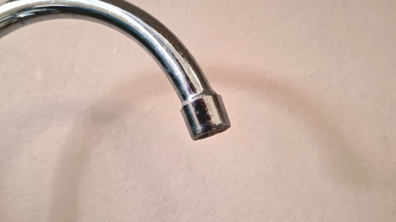 Zvanītāju un Gulbju ielā notiek ūdensvada avārijas remontdarbi