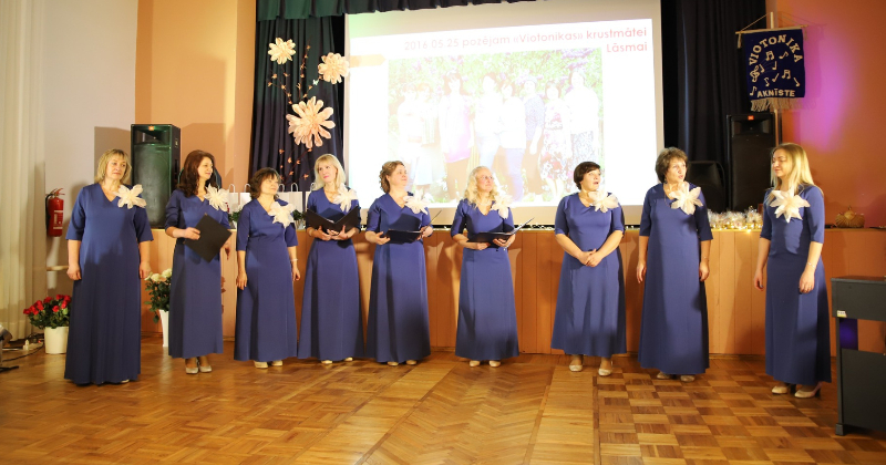 Aknīstes sievie&scaron;u vokālais ansamblis &ldquo;Viotonika&rdquo; atzīmē 25 gadu jubileju