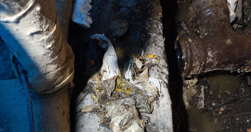 Viesītie&scaron;i kanalizācijā izmet autiņbiksītes, celtniecības gružus un pat drēbes