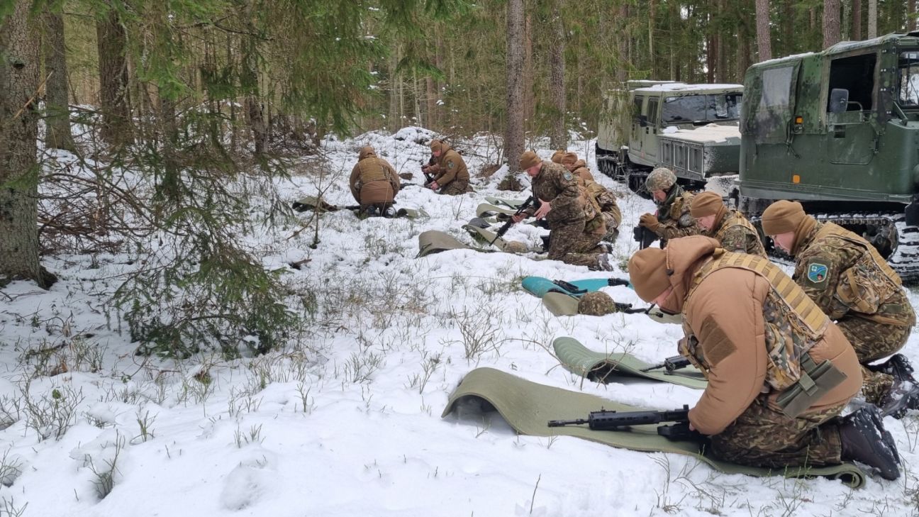 Zemessargi Jēkabpilī trenē precīzu šaušanu un izturību ziemas apstākļos