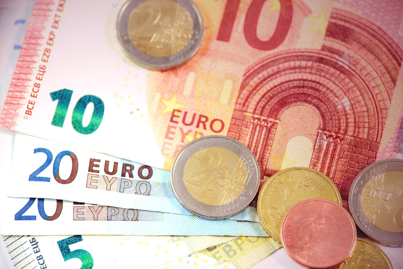 Līvānos operatīvi aizturēti telefonkrāpnieki