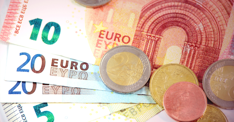 Līvānos operatīvi aizturēti telefonkrāpnieki