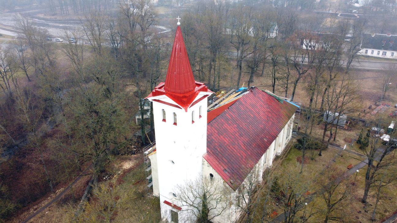 Krustpils luterāņu baznīcas remonta laikā atklāj kara liecības