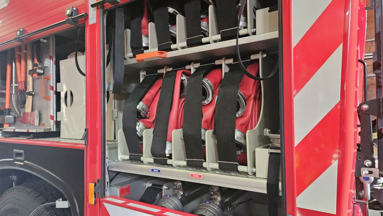 Jēkabpils novadā deg lapene un elektrības stabs