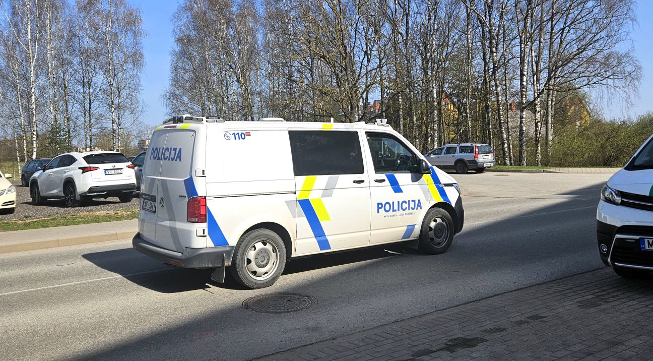 Jēkabpilī pamatīgi iereibis šoferis izraisa sadursmi ar kravas auto