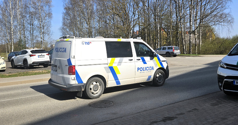 Jēkabpilī pamatīgi iereibis &scaron;oferis izraisa sadursmi ar kravas auto