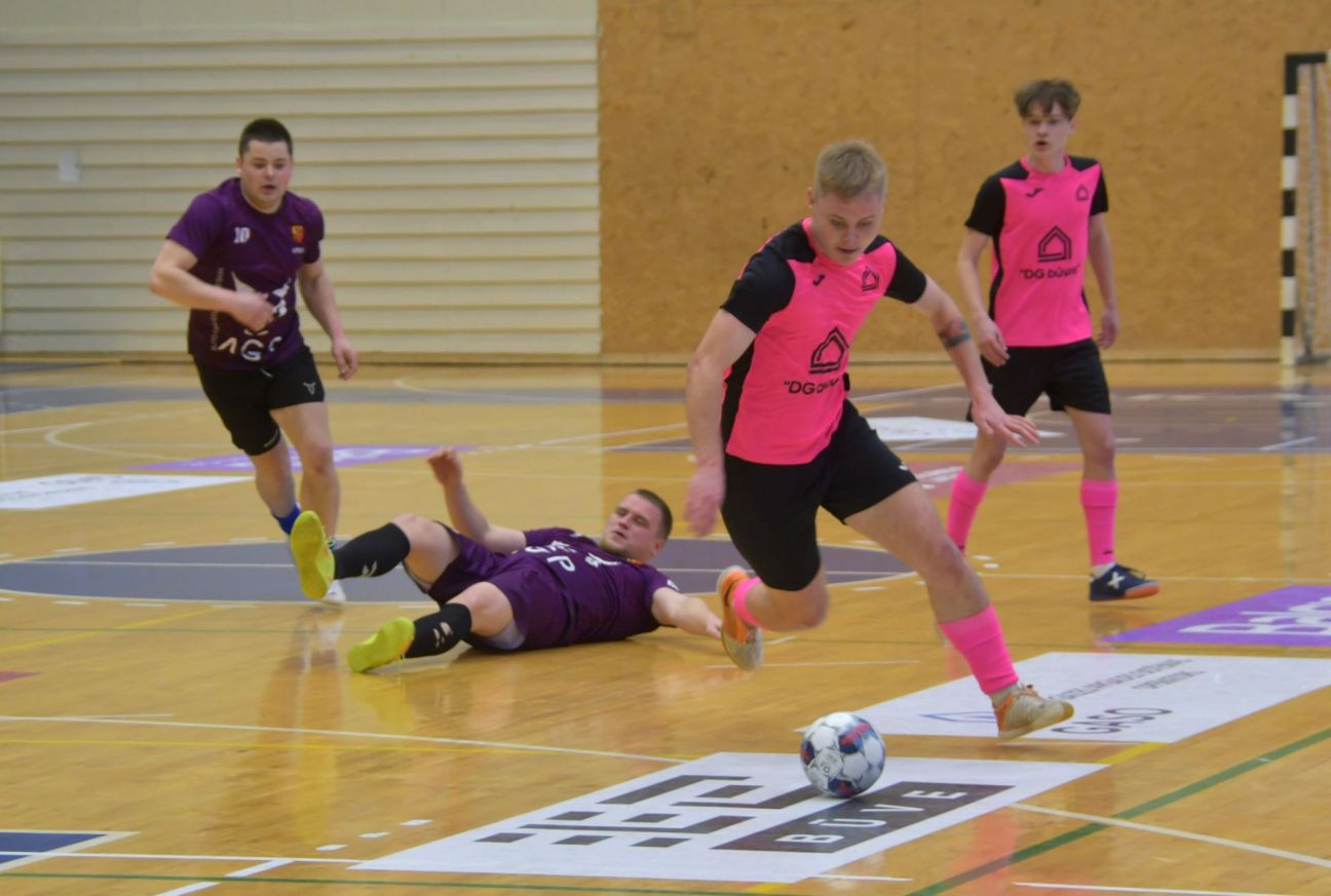 Noskaidroti Jēkabpils novada telpu futbola čempioni