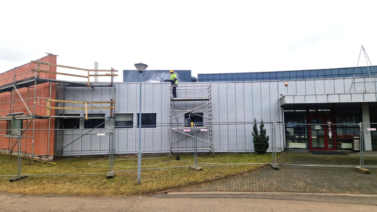 Atjauno Jēkabpils autoostas fasādi