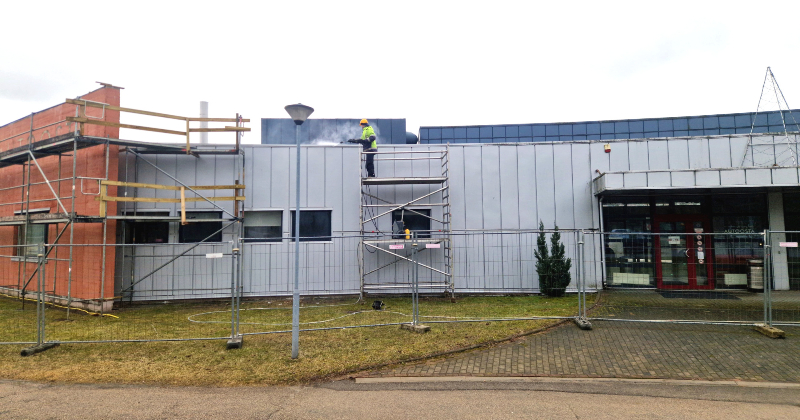 Atjauno Jēkabpils autoostas fasādi