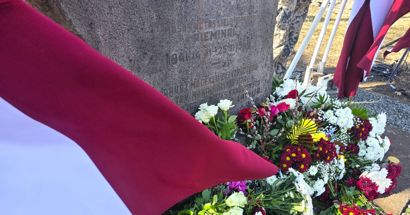 Jēkabpilī atceras padomju represijas un izsūtītos Latvijas iedzīvotājus