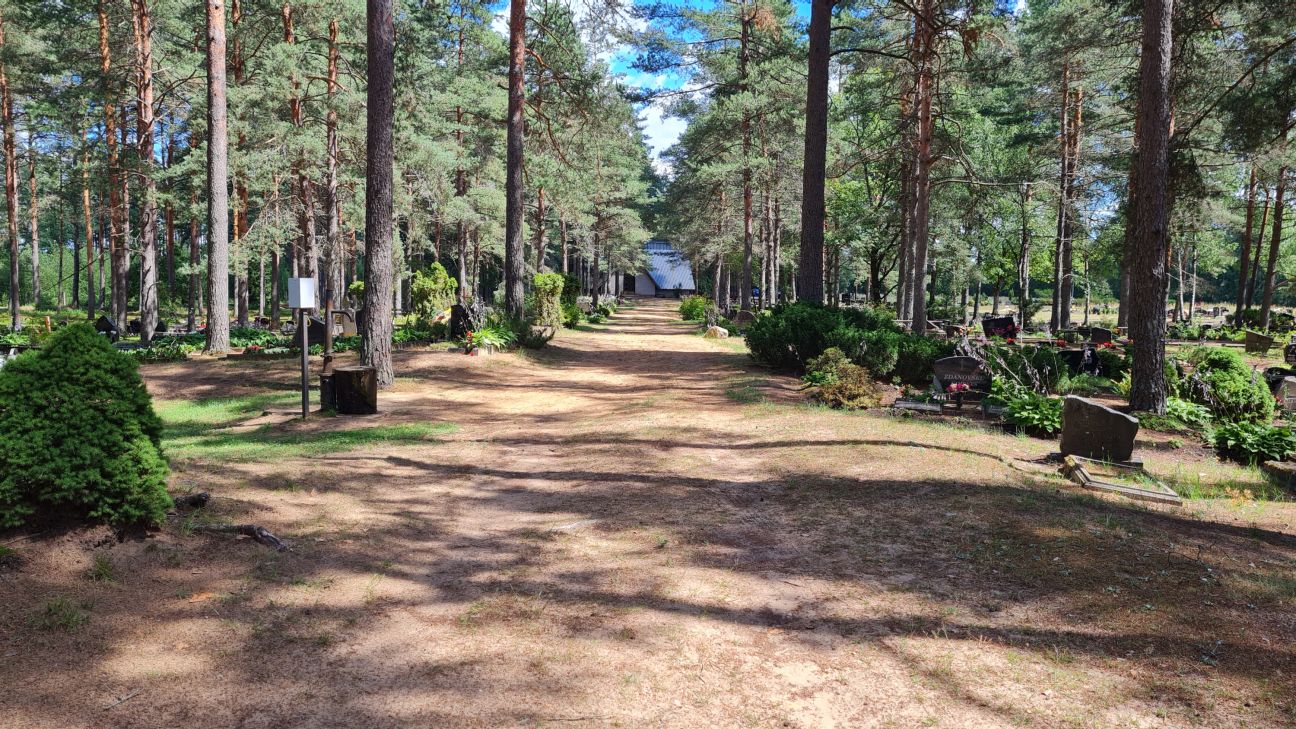 Līvānos atsāk kursēt autobuss uz Draudzes kapsētu