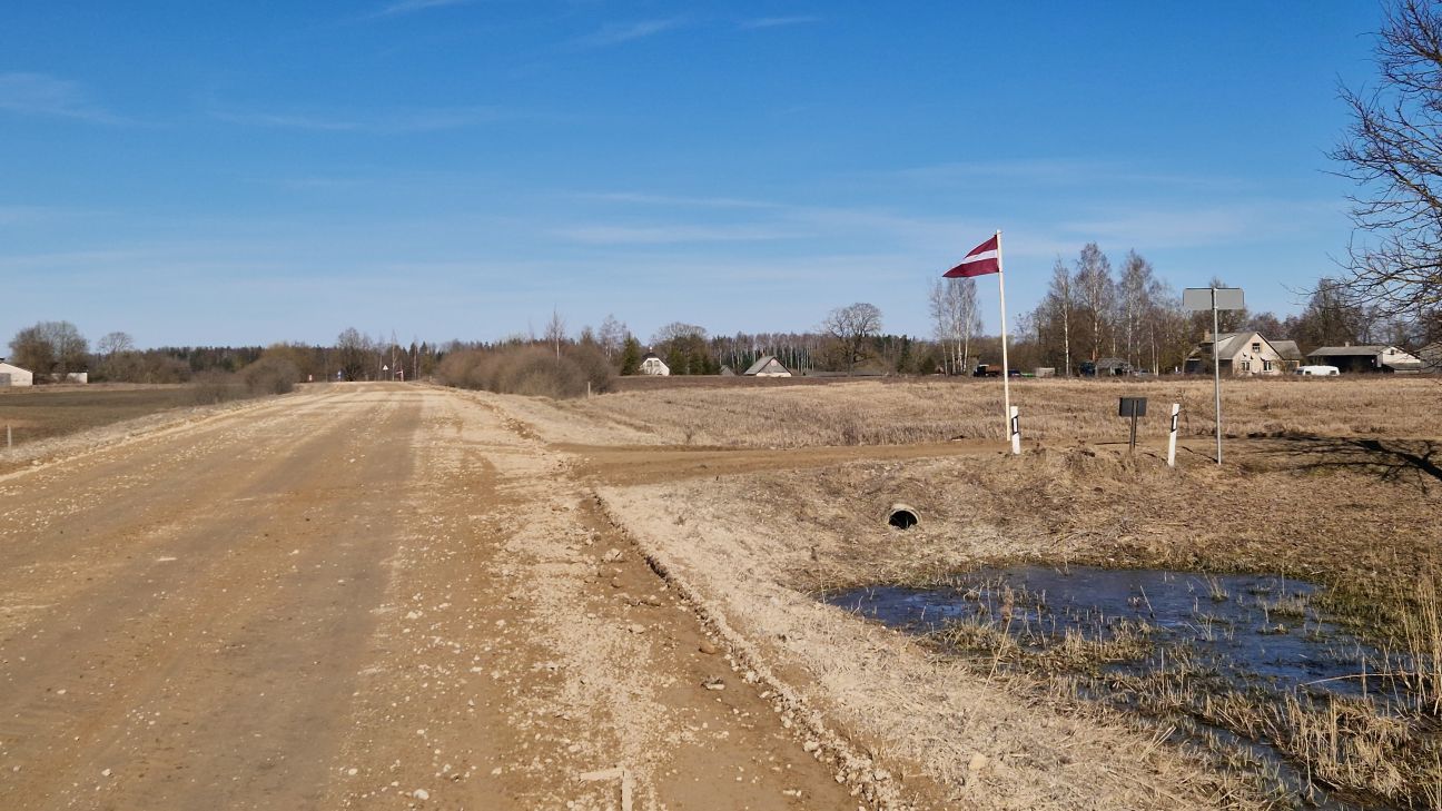 Latvijā 48,8% valsts vietējo autoceļu ir sliktā vai ļoti sliktā stāvoklī