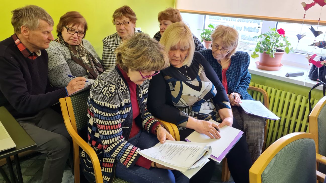 Seniori apgūst uzņēmējdarbības pamatus