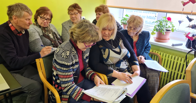 Seniori apgūst uzņēmējdarbības pamatus