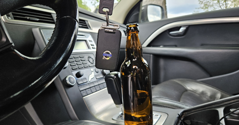 Bez tiesībām un smagā reibumā: Jēkabpilī aiztur &ldquo;Volvo&rdquo; vadītāju