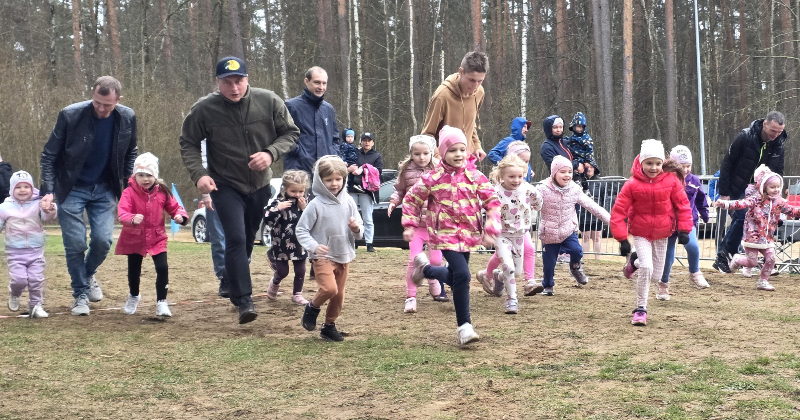 Teju 200 dalībnieku dodas Līvānu krosa trasē 