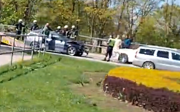 Jēkabpilī, pie tilta, auto sadursmē cieš viens cilvēks