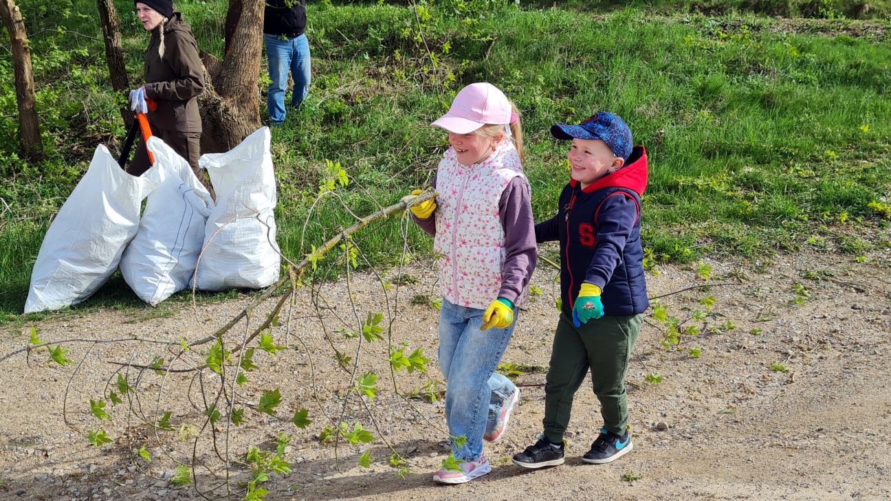 Līvānos Lielās Talkas dienā sakopj teritoriju pie Daugavas pārceltuves