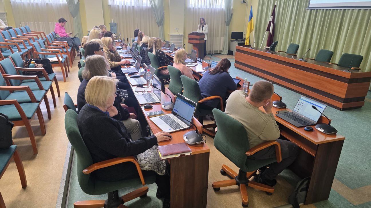 Jēkabpilī iedzīvotāji apgūst mūsdienīgu prezentāciju veidošanu