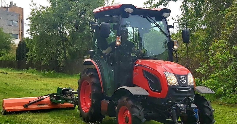 Jēkabpilī sākas zāles pļau&scaron;ana