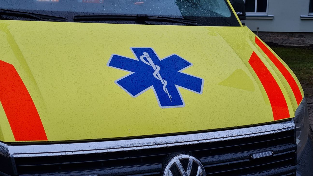 Neretas pagastā auto avārijā cieš divi cilvēki, policija uzsāk kriminālprocesu