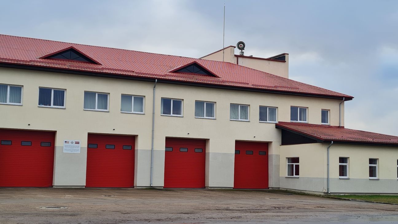 Jēkabpils novada ugunsdzēsēji saņem augstus apbalvojumus par ieguldījumu dienestā