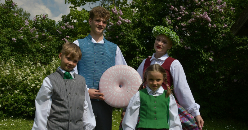 Jēkabpils novadā aizvadīta dziesmu un deju svētku aktivitāte &ldquo;Savī&scaron;anās ceļ&scaron;&rdquo;