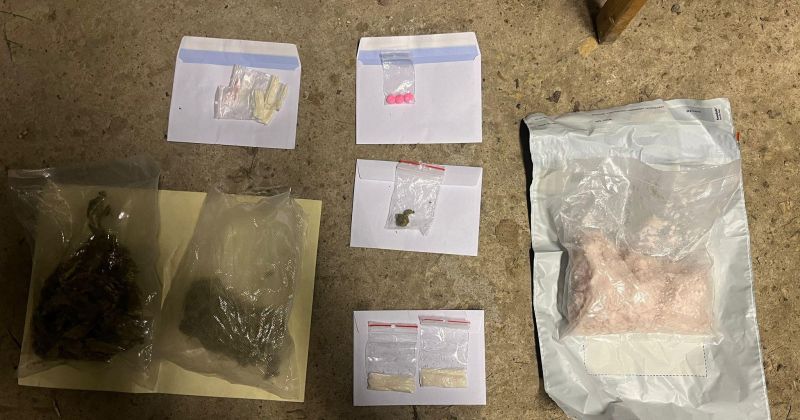 Līvānos policija pie diviem vīrie&scaron;iem atrod vairāk nekā 900 gramu narkotisko vielu