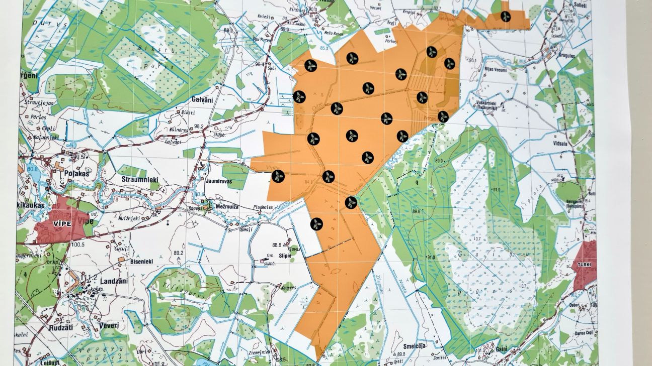 Iedzīvotājiem daudz bažu par plānoto vēja parku Mežāres un Vīpes pagastā