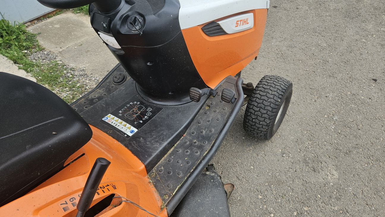 Aizkraukles novadā nozagts zāles pļaujamais traktors — zaudējumi 4500 eiro