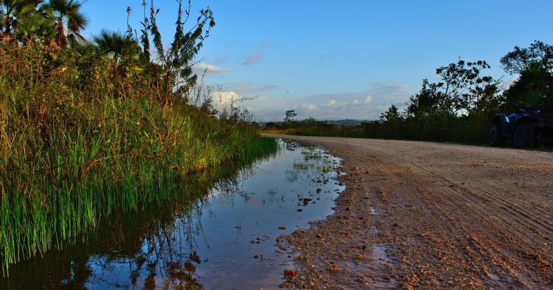 Lietavu bojātie ceļi tiks atjaunoti, tiklīdz to ļaus laikapstākļi