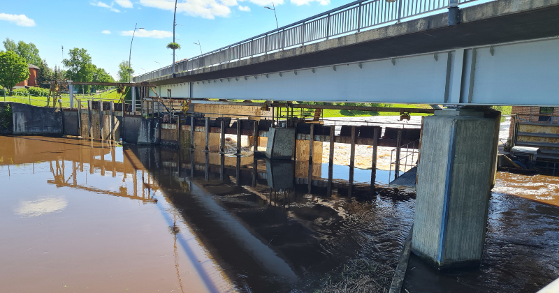 Vienojas par Dubnas upes slūžu atvēr&scaron;anu Līvānos