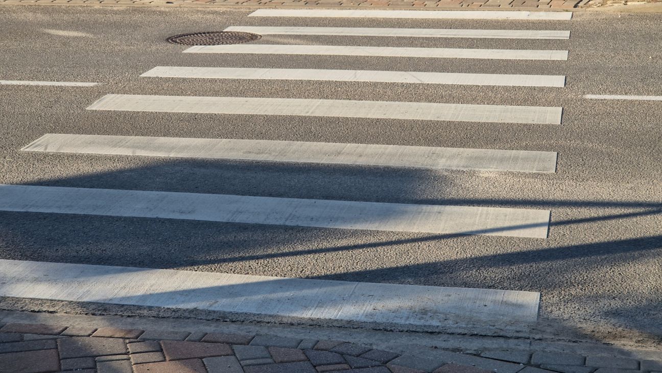BMW vadītājs Jēkabpilī notriec gājēju un pamet notikuma vietu