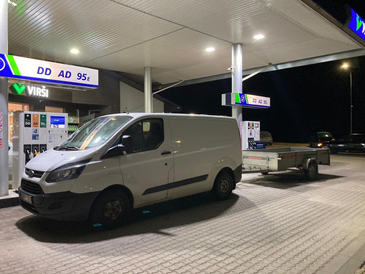 Aknīstes pagastā nozagts buss — īpašnieks lūdz aculiecinieku palīdzību 