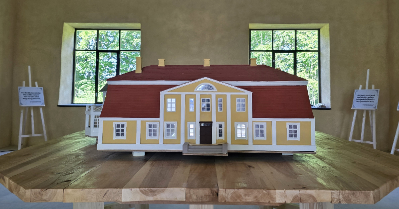 Izveidots pirms 100 gadiem nodegu&scaron;ās Asares muižas makets