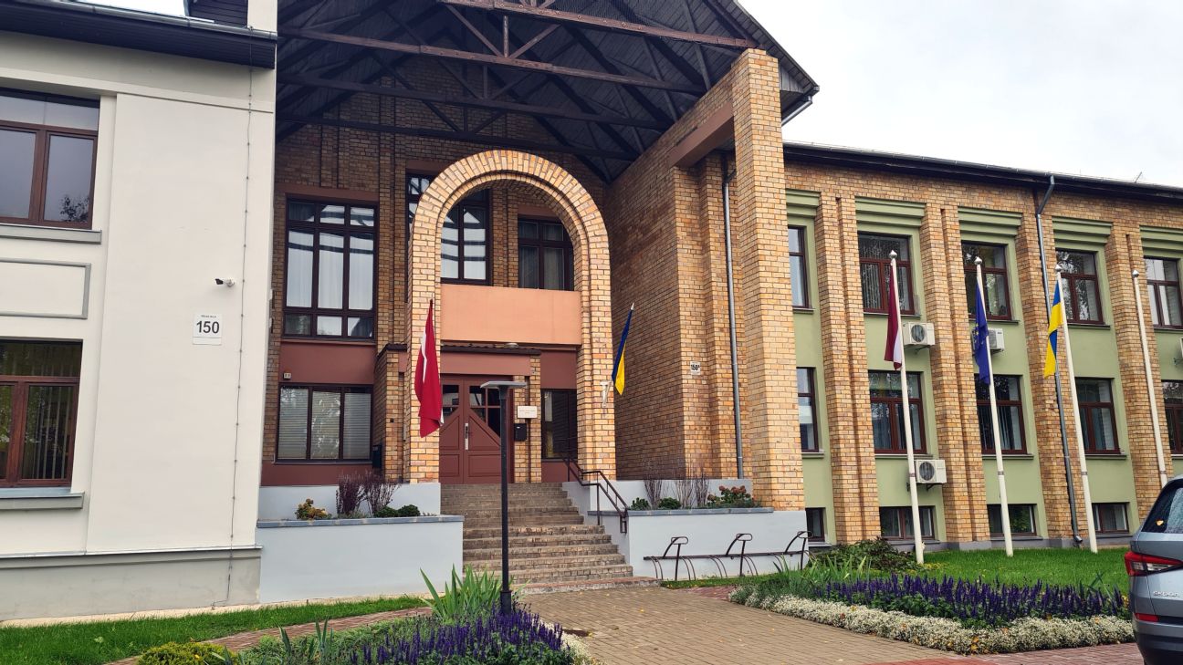 Deputāta krēsls vai esošais amats – trīs Jēkabpils novada jaunie deputāti izvēles priekšā