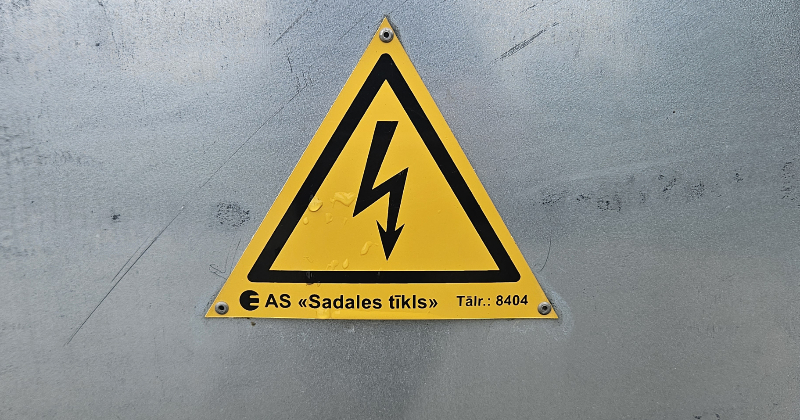 Aizkraukles novadā deg elektrolīniju elementi