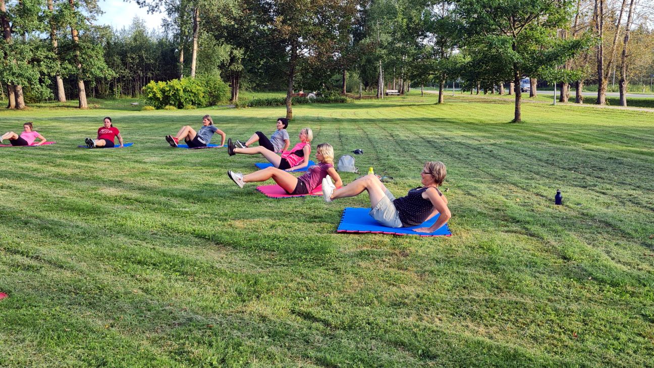Jūlijā Jēkabpils novadā – no vingrošanas nodarbībām līdz nūjošanas pārgājieniem