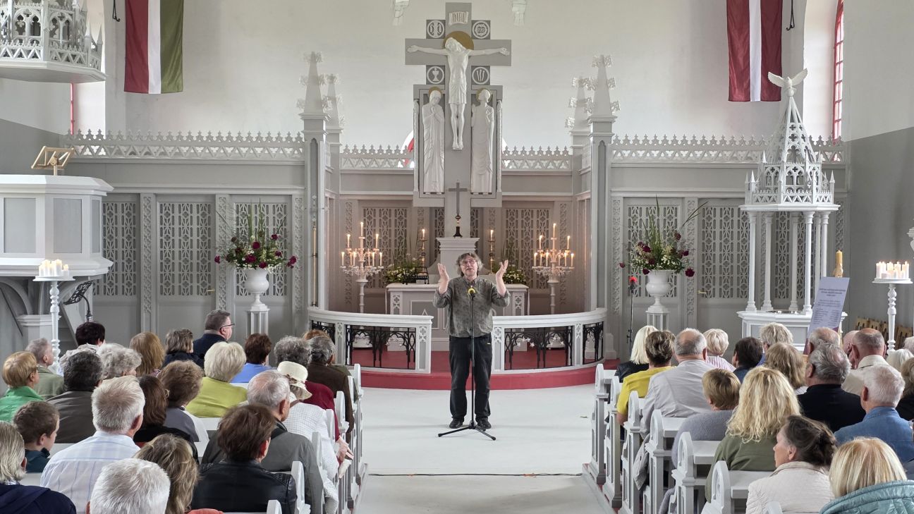 Skolēnu veidots interjers atdzīvina Červonkas baznīcu