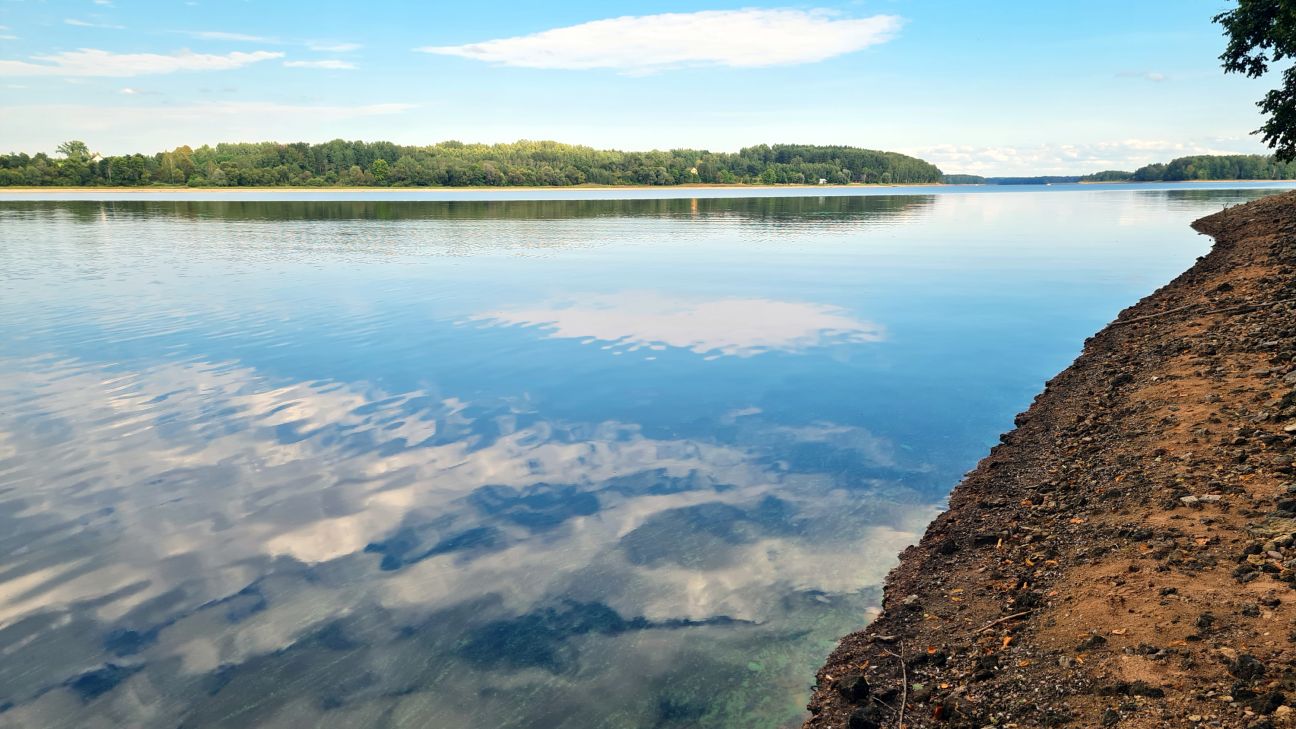 Daugavas krastu iedzīvotāji iebilst pret ūdens līmeņa pazemināšanu vasarā