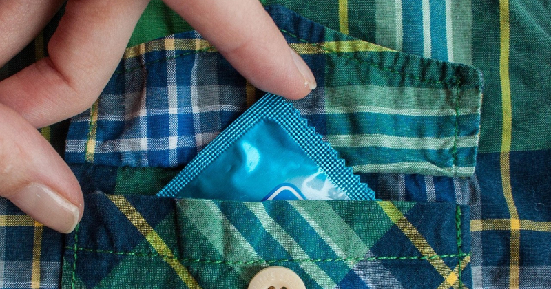 Latvijā testē iespēju jaunie&scaron;u centros nodro&scaron;ināt bezmaksas prezervatīvus