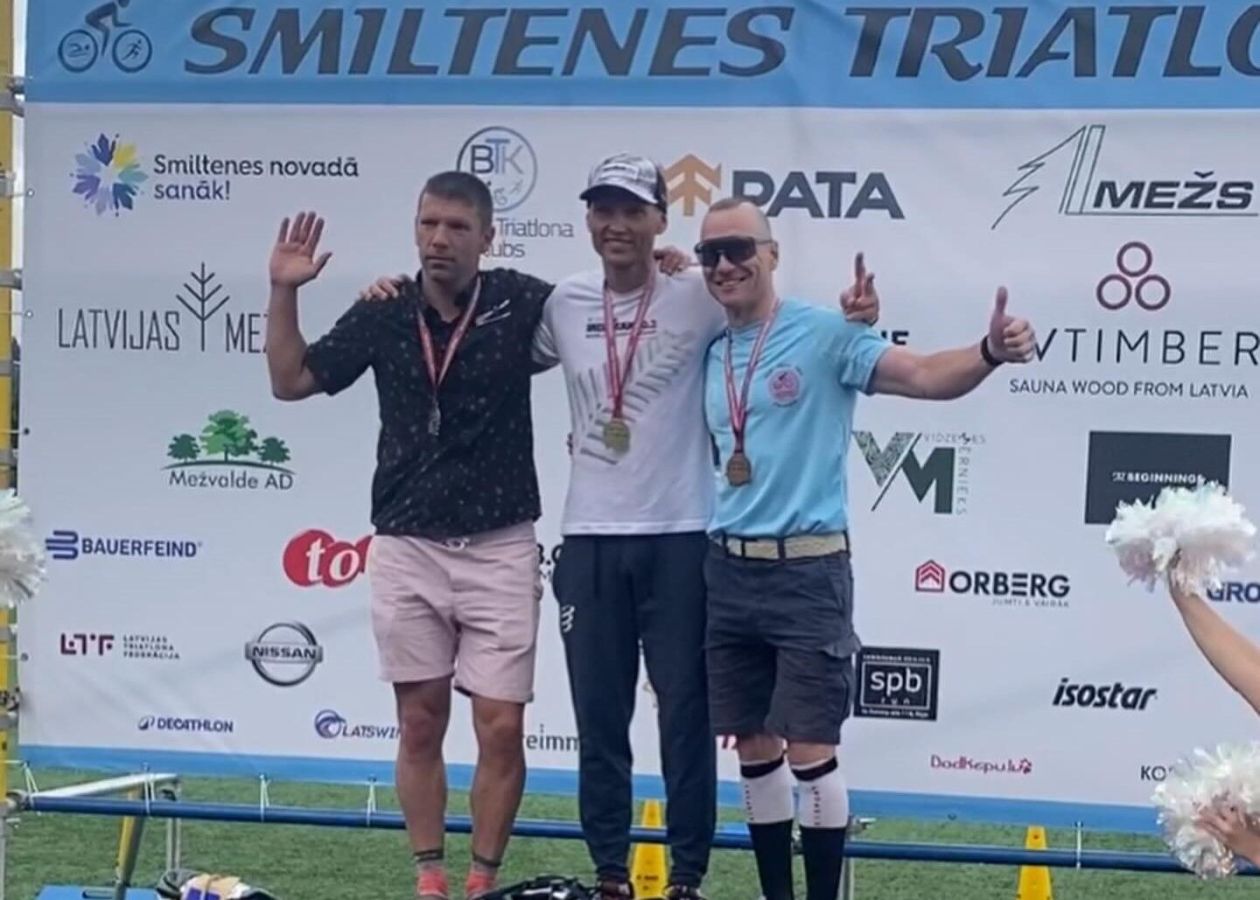 Jēkabpilieši veiksmīgi pārstāv novadu “Smiltenes Triatlonā 2025”