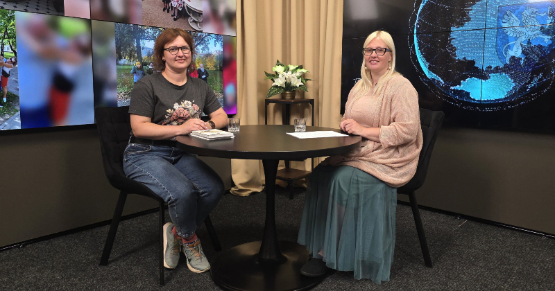 "Tepat aiz horizonta": Vai bērni vēl lasa grāmatas? Saruna ar Madaru Bicāni