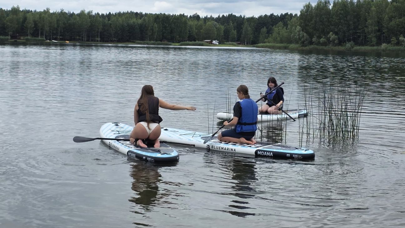 Jēkabpils Mežaparkā norisinās SUP ballīte