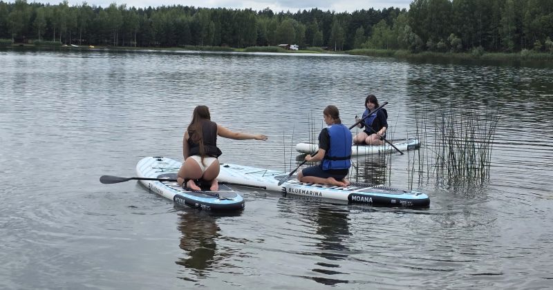 Jēkabpils Mežaparkā norisinās SUP ballīte